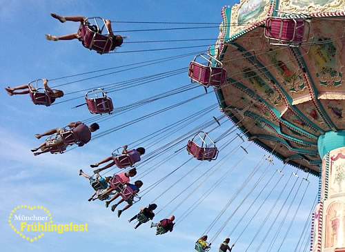 Kettenflieger beim Volksfest in Markt Indersdorf - Gaudi auf dem Indersdorfer Frühlingsfest - Feiern in Bayern