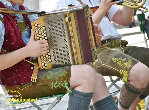 Haderner Dorffest - Bierzelt in Grosshadern - Frühlingsfest München