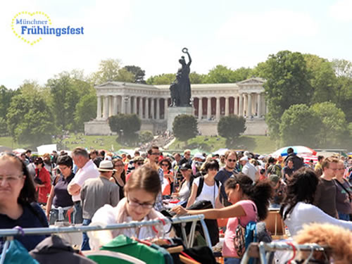 Riesiger BRK Flohmarkt auf der Theresienwiese - Frühlingsfest München